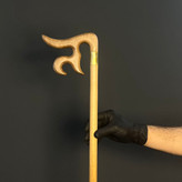 «عصای دستساز حضرت علی علیهالسلام با دسته چوب گردو گیلان و طراحی نام علی»