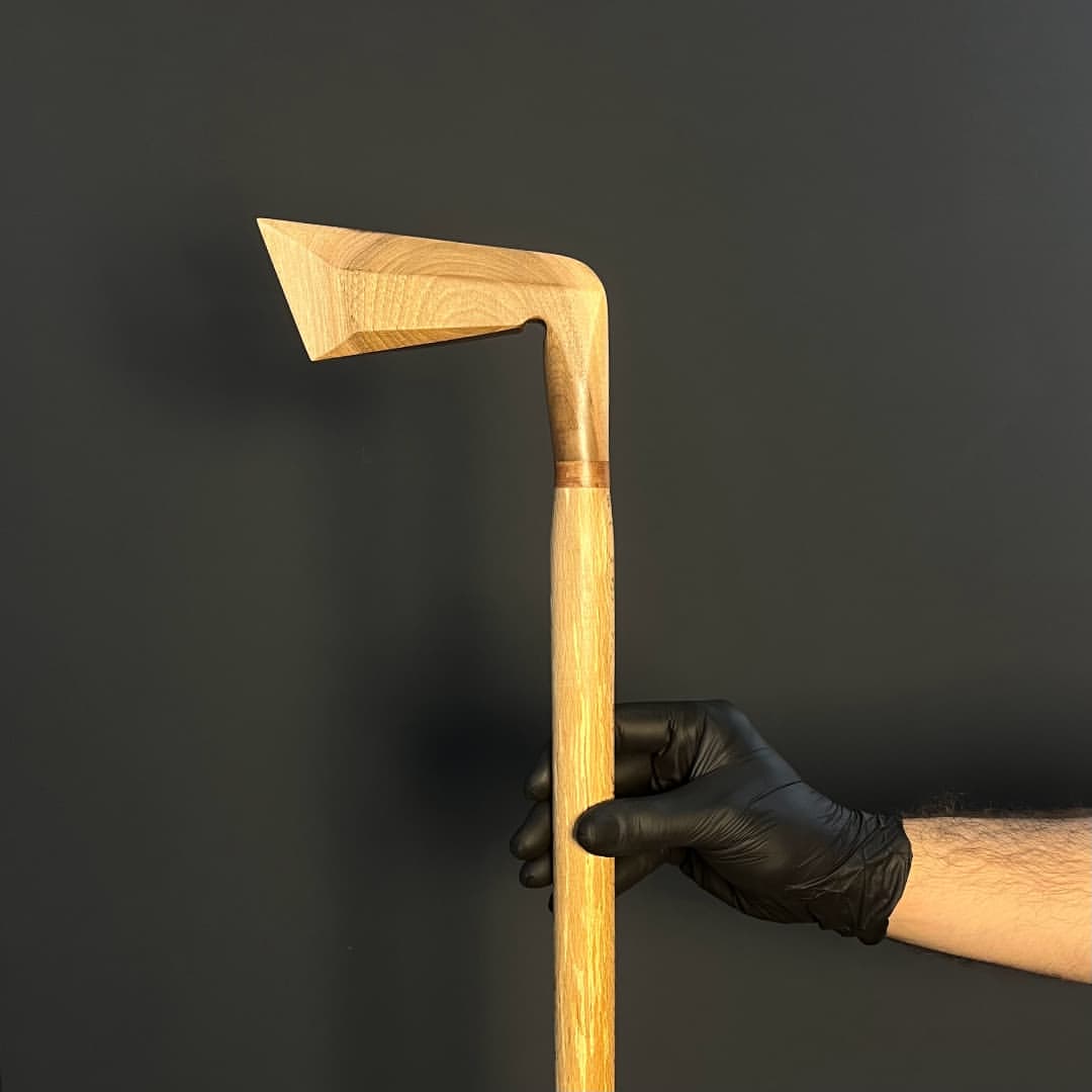 عصا طرح چوب گلف با دسته چوب گردوی گیلان و بدنه راش گرجستان، طراحی کلاسیک و پیکری.