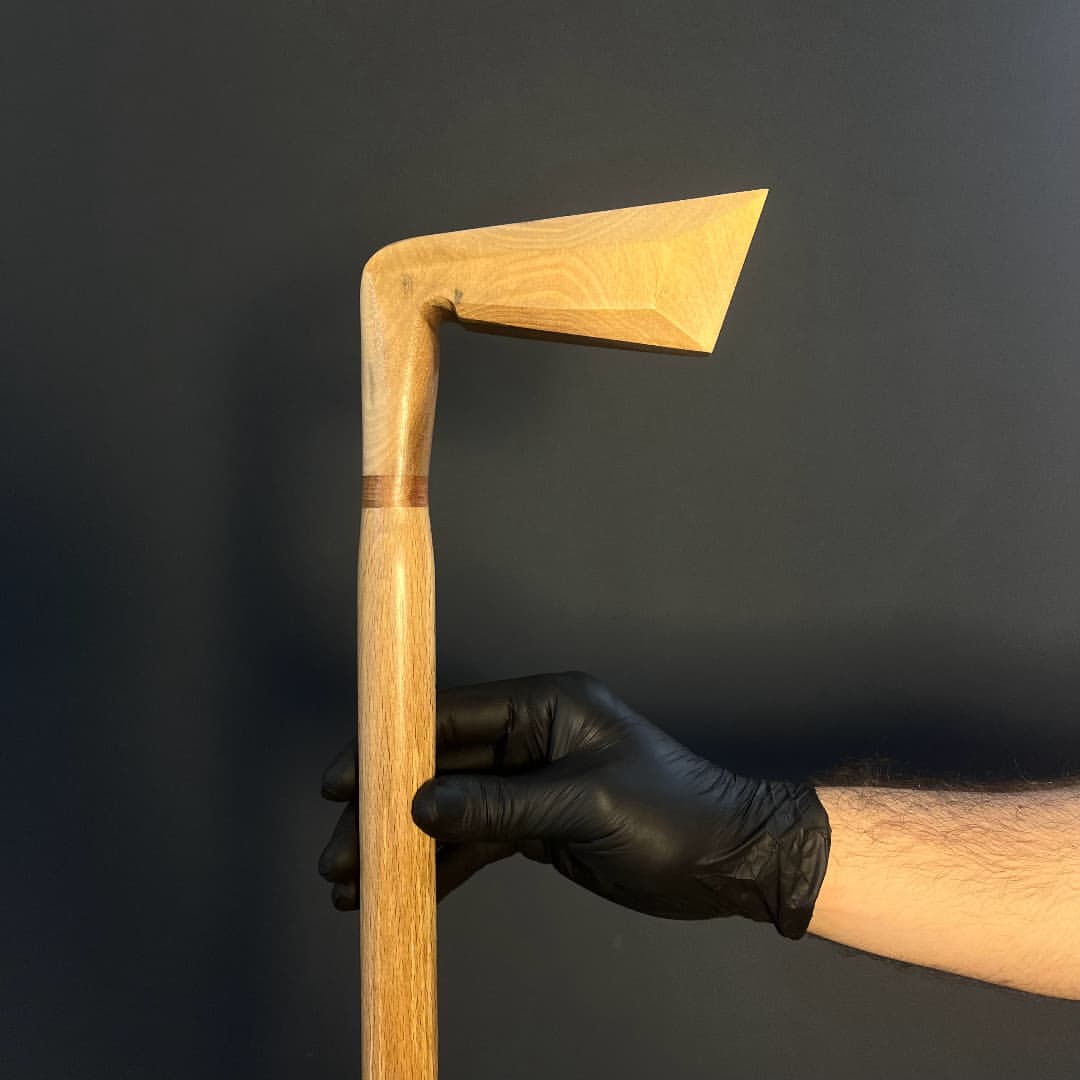 عصای دست‌ساز طرح چوب گلف با حلقه تزئینی چوب کاج کانادایی.