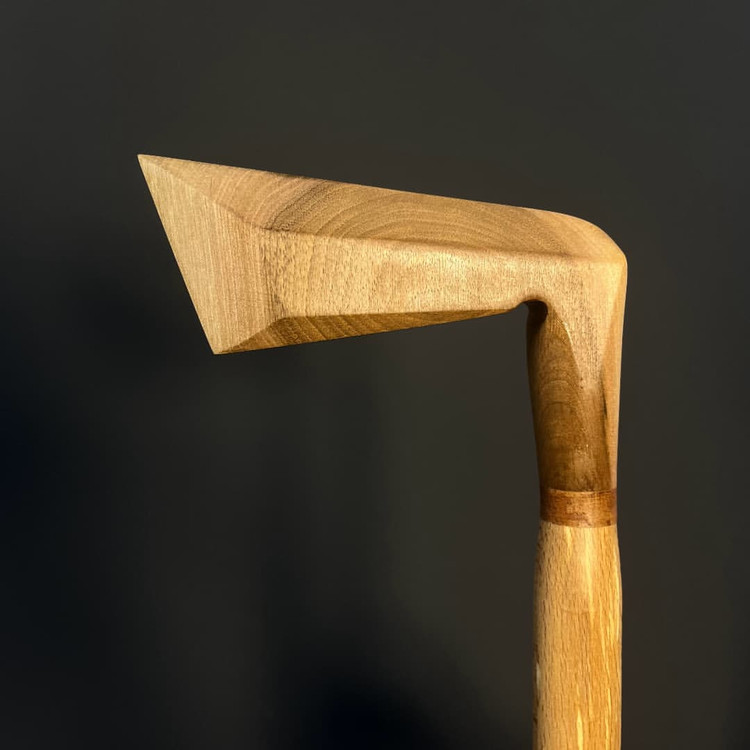 جزئیات دسته عصا طرح چوب گلف با پرداخت دقیق و کیفیت نجاری بالا.