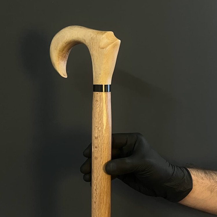 نمای ایستاده عصا مدل دیبا با رنگ طبیعی چوب و فرم منحنی
