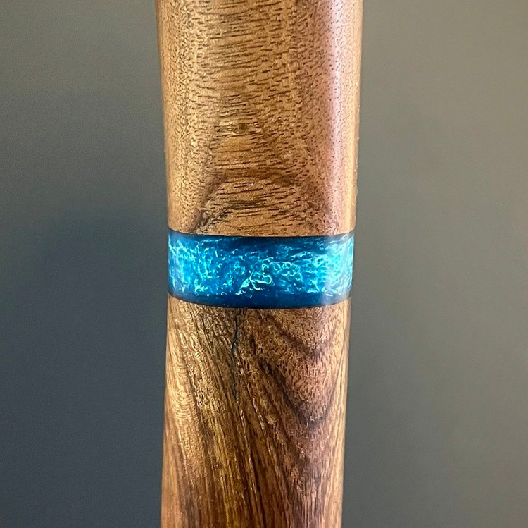 دسته ارگونومیک عصا با پرداخت دستی و انحنای طبیعی