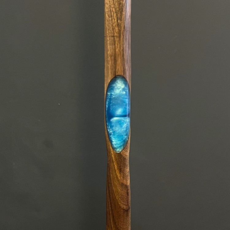 دسته خمیده عصا مدل آبتین ساختهشده از چوب گردو گیلان