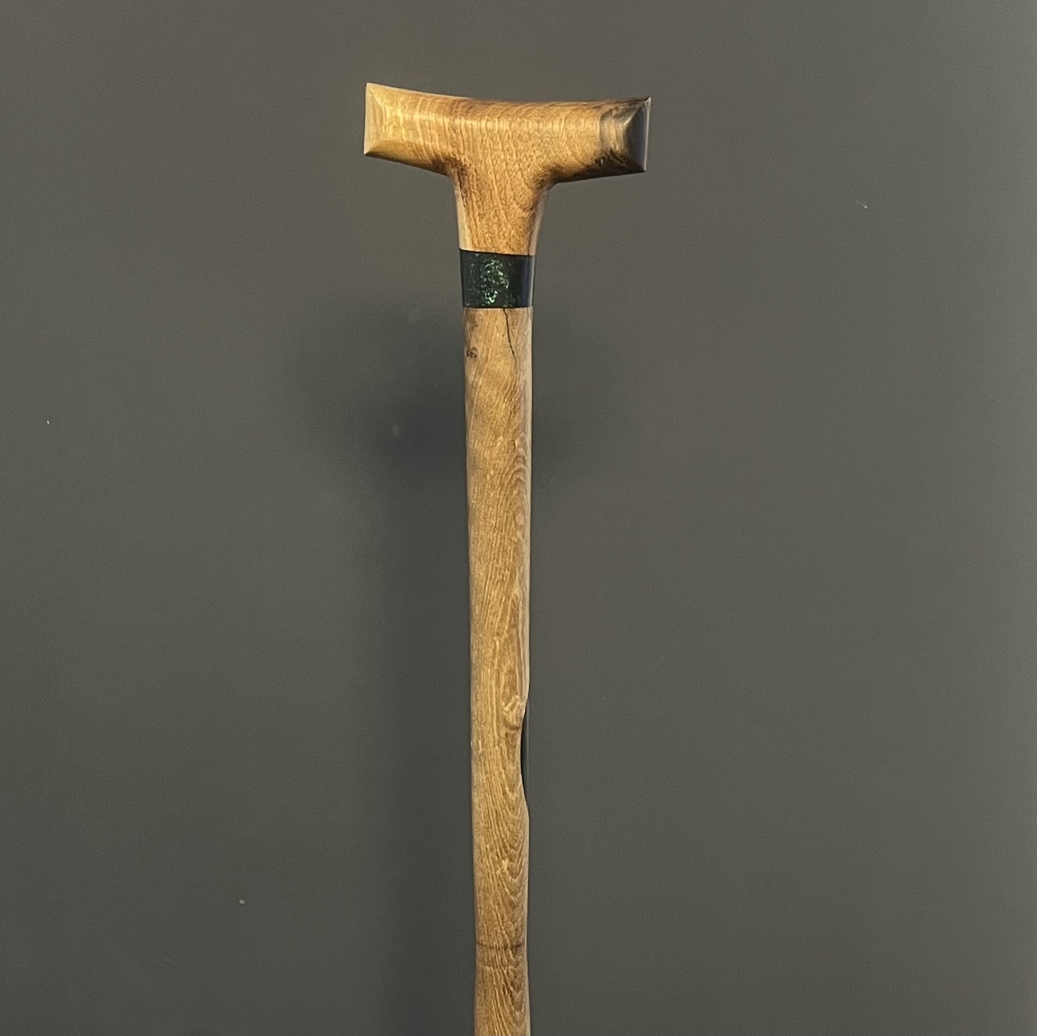 طراحی ساده و اصیل عصا مدل آرین مناسب برای استایل‌های رسمی