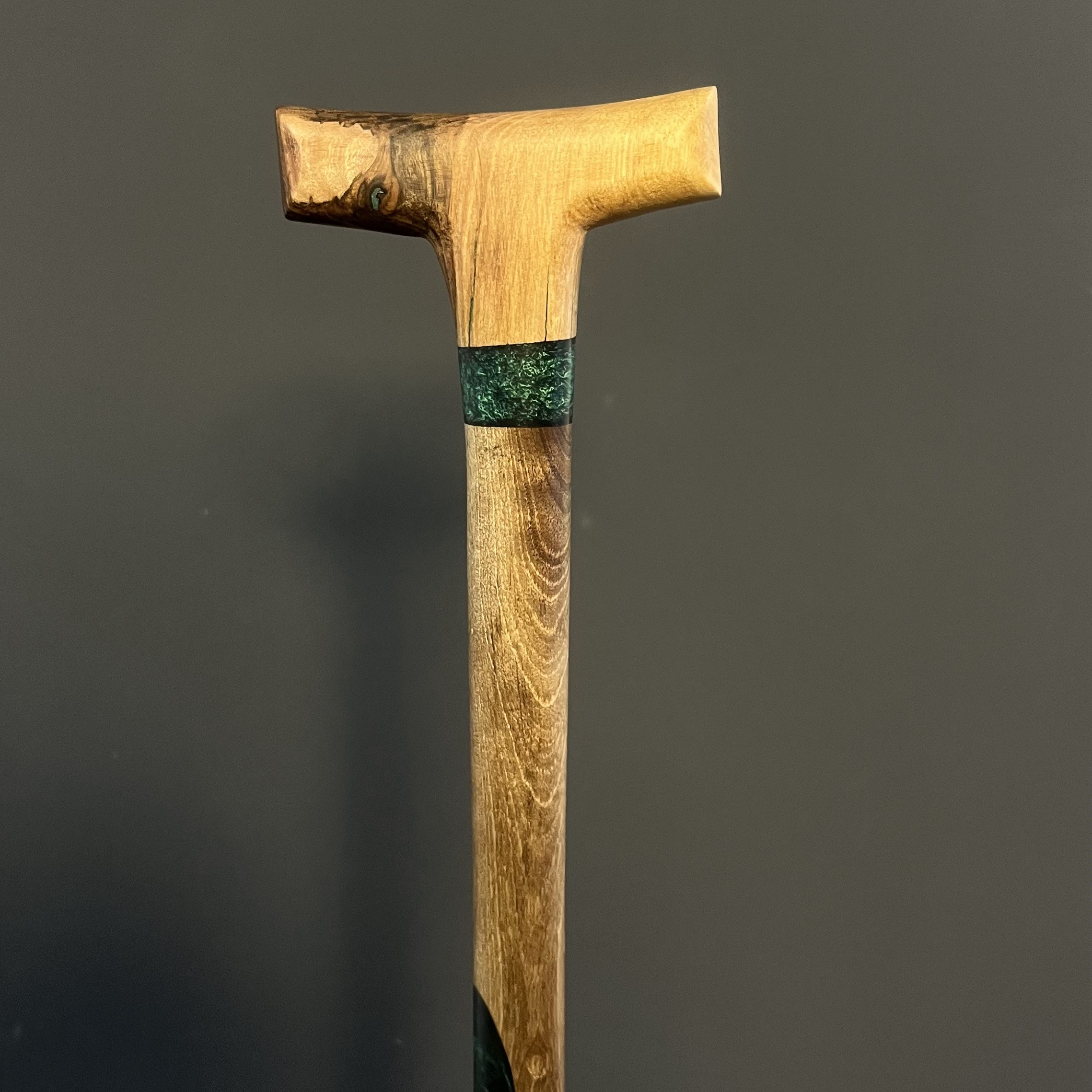 عصا مدل آرین با دسته کلاسیک و تزئین رزینی سبز