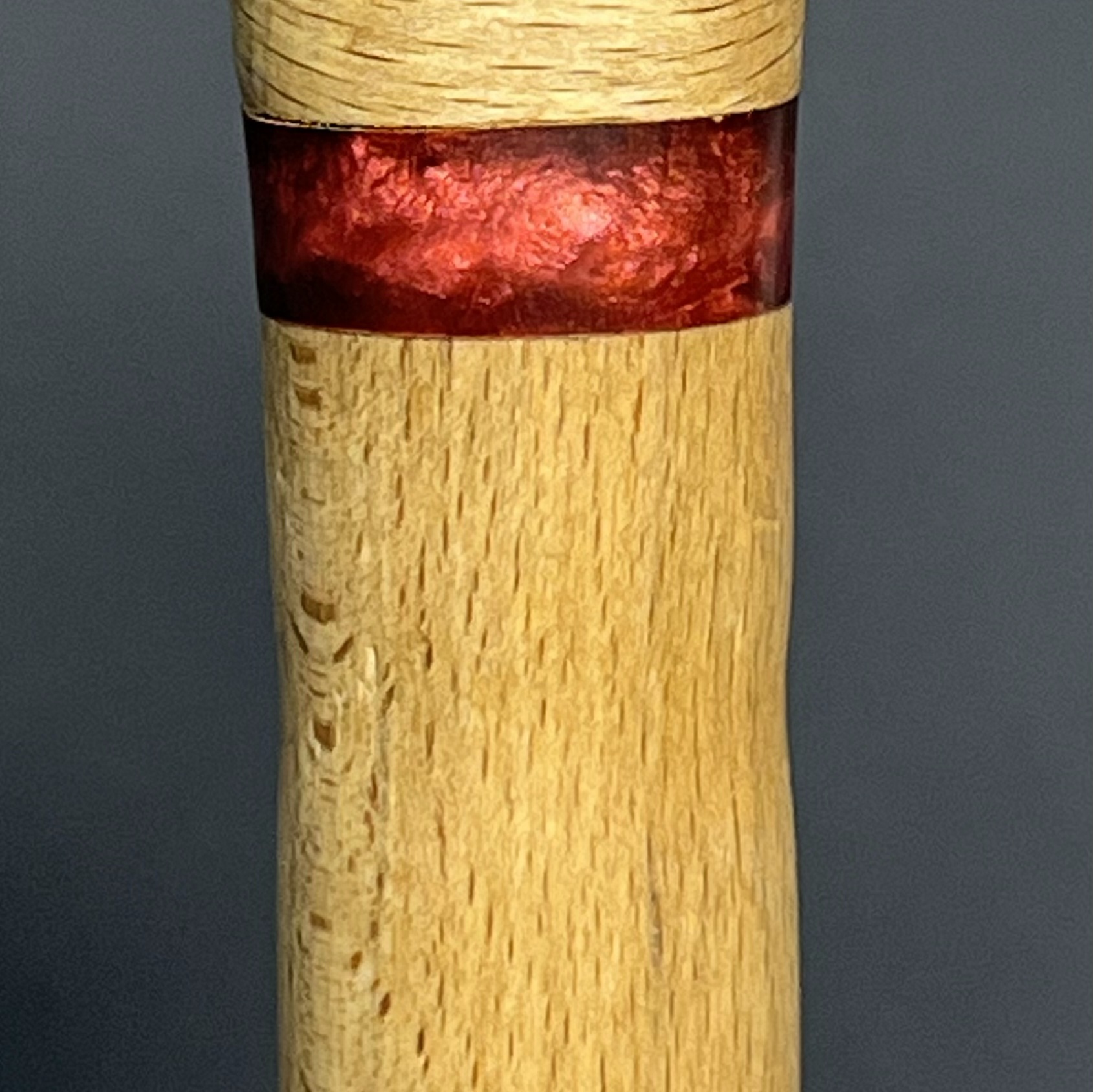 جزئیات حلقه رزینی تزئینی در بدنه عصا مدل آذین