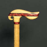 ترکیب چوب راش گرجستان با نوار هنری قرمز در عصا مدل آذین