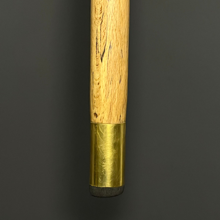 تصویر تمامقد عصا مدل آذین با ترکیب چوب روشن و رزین