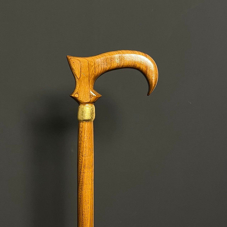 طراحی منحصربهفرد عصا مدل کارا با دسته ارگونومیک و بدنه چوبی خوشتراش