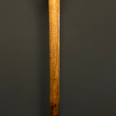 ترکیب متریال چوب و رزین طلایی در عصا مدل سلطنتی ماندانا