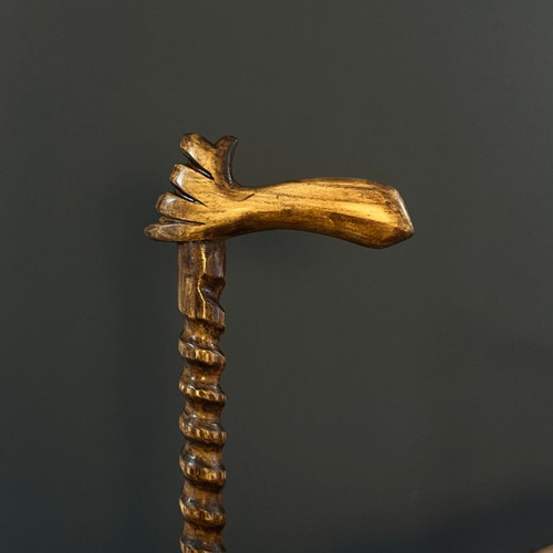 عصا مدل آرشام با دسته پیکری چوبی و طراحی ارگونومیک خاص