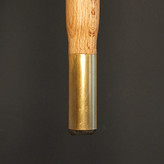 عکس زیبای عصا مدل آذرنوش قرارگرفته روی پسزمینهی تیره، مناسب برای نمایش قدرت طراحی و جزئیات ظریف محصول