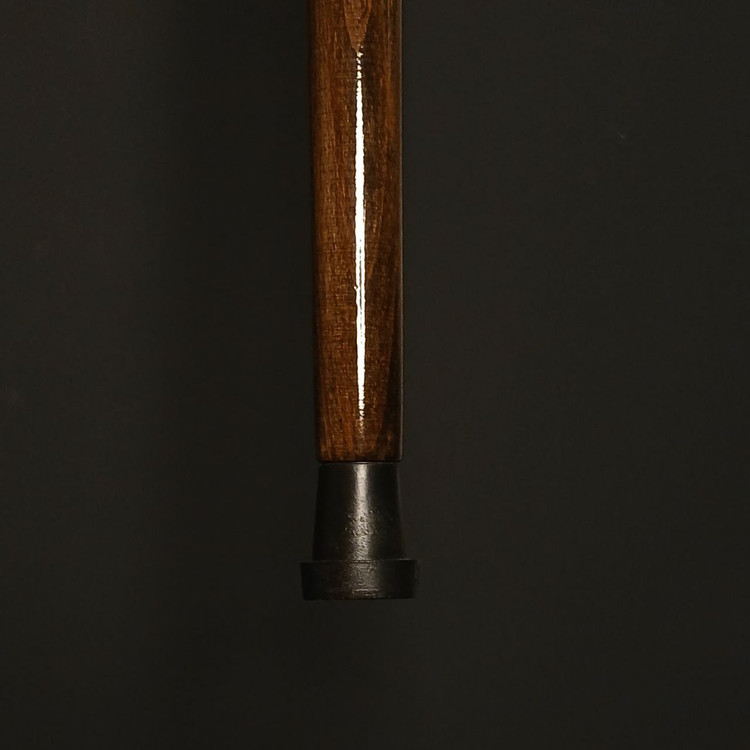 نمای جزئیات اتصال دسته رزینی و بدنه چوبی عصا زمردین با طراحی یکپارچه و ظریف.