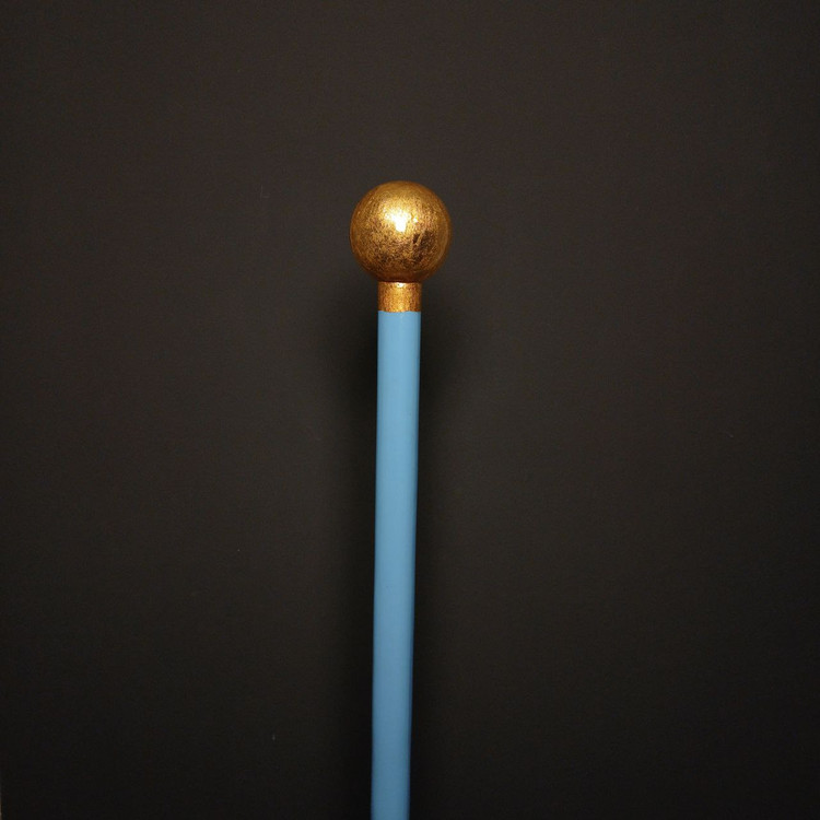 جزئیات طلایی و آبی در عصا شاهی مدل ماندانا