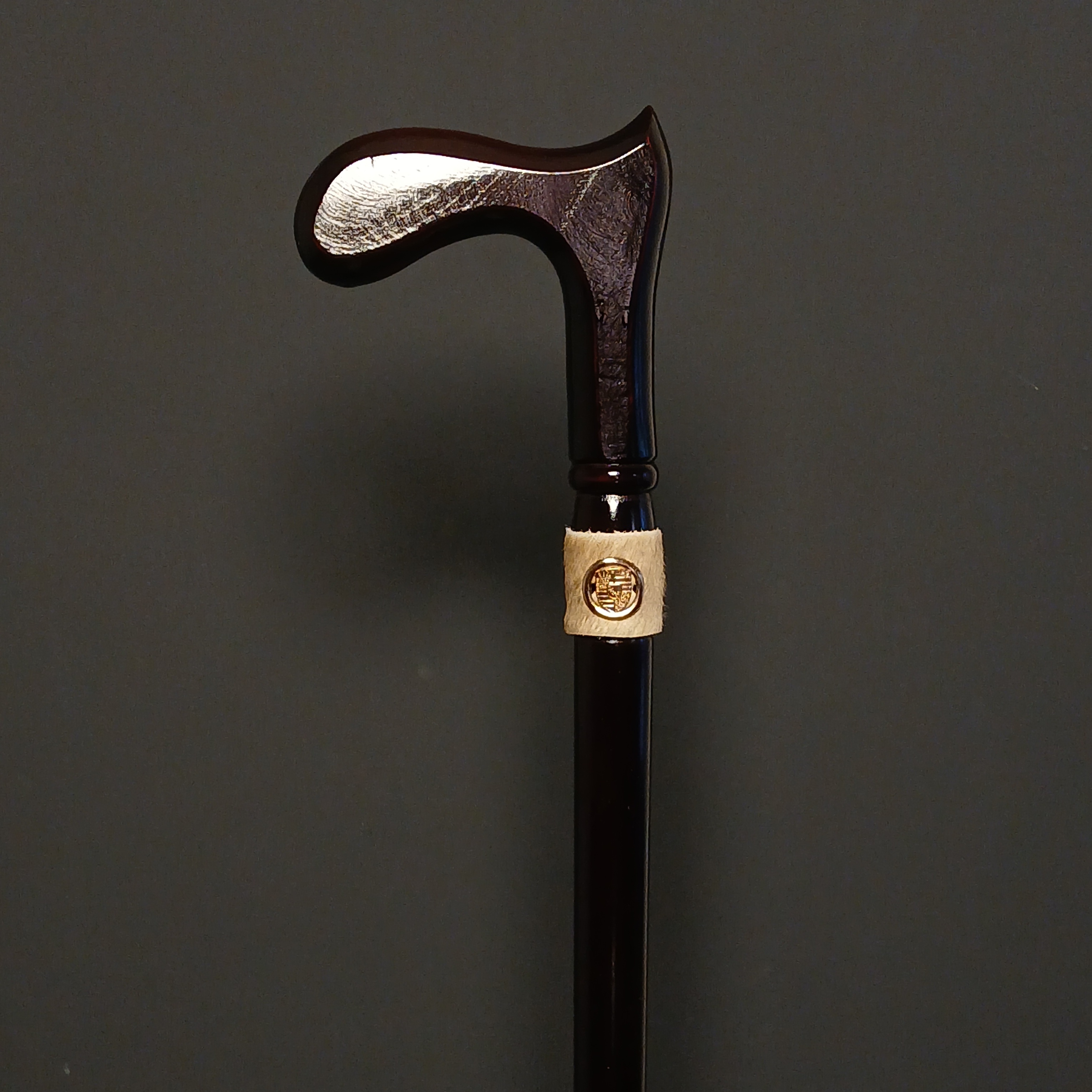 عصای دست‌ساز کاویان با بدنه راش سوپر، جزئیات دقیق و کیفیت ممتاز برای کلکسیون یا استفاده روزمره