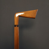 نمای نزدیک از دسته کلاسیک هندسی عصا طرح گلف با حلقه تزئینی رزین