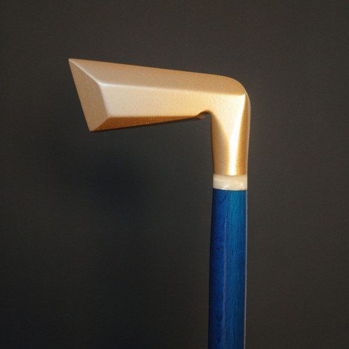 تصویر عصا کلاسیک لوکس با دسته طلایی و بدنه آبی سلطنتی