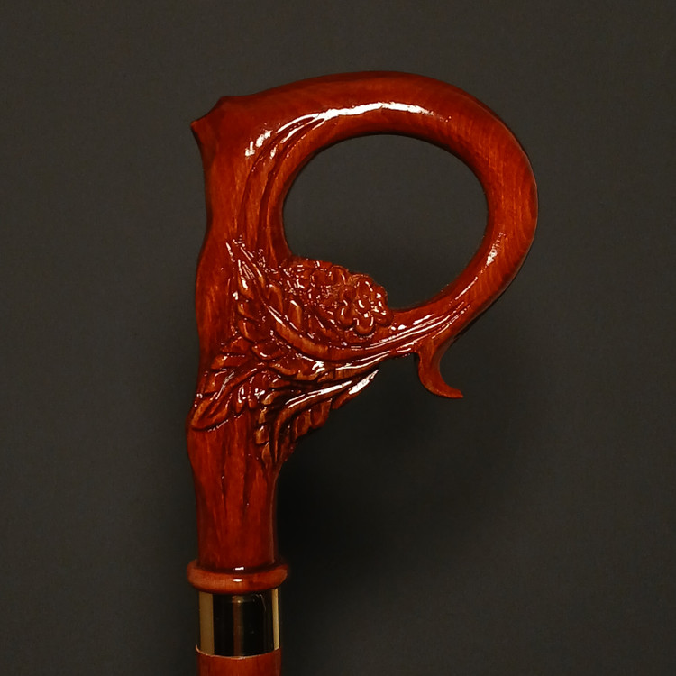 جزییات گل و برگ منبت روی دسته عصای دست ساز ارغوان