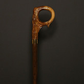 دسته حلقه ای عصا مدل بلوط؛ بافت طبیعی چوب و نقش مایههای دست تراش