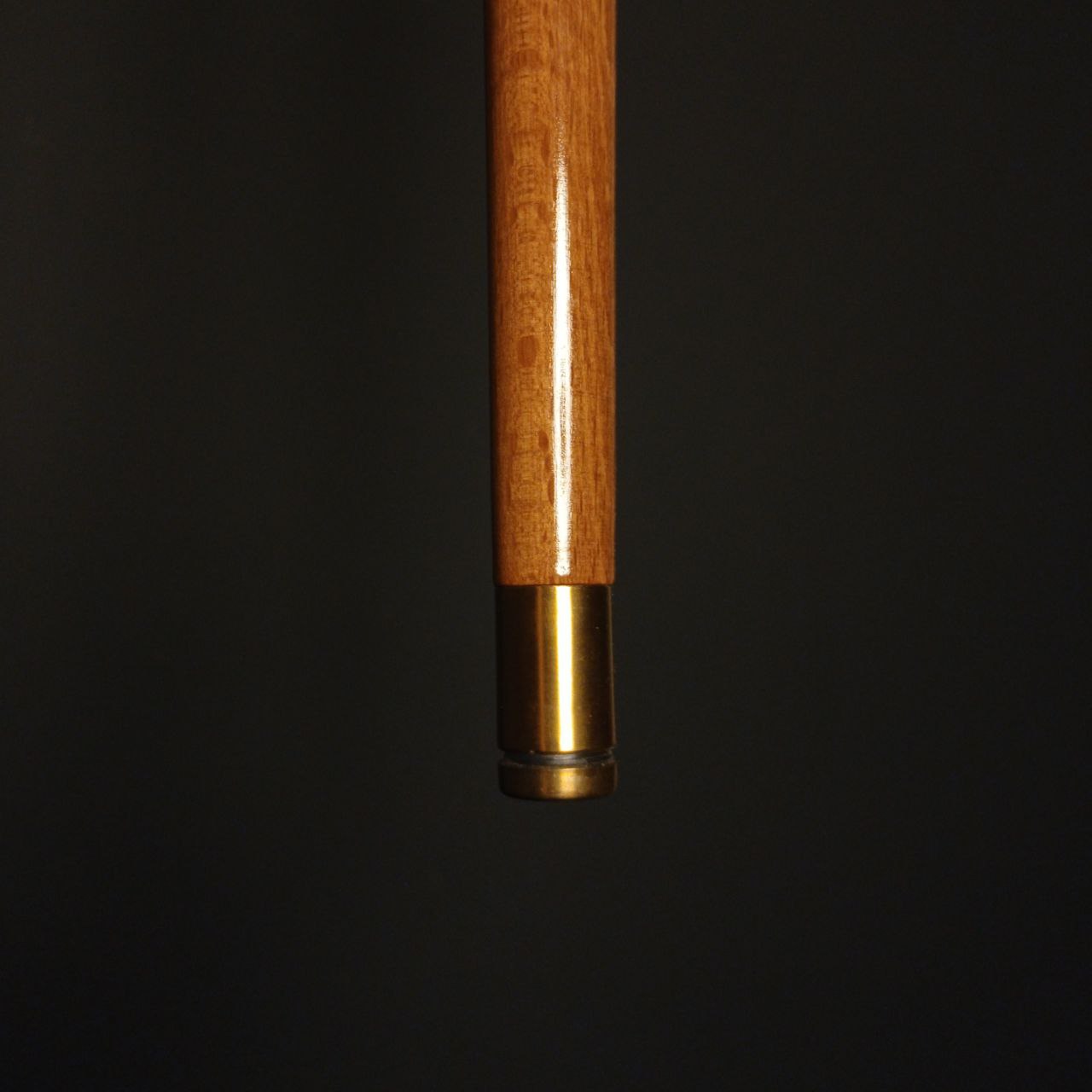 نمای نزدیک حلقه و اتصال دسته به بدنه عصا رخش — کیفیت ساخت و پرداخت دقیق