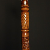 عصای لوکس رخش روی زمینه تیره — مناسب استایلهای رسمی و کلکسیونی.