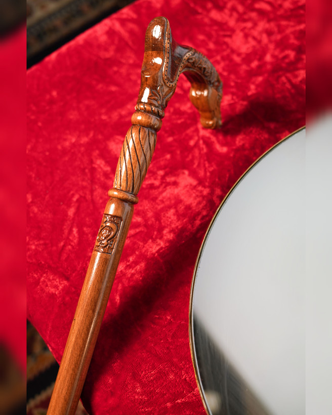 نمای نزدیک حلقه و اتصال دسته به بدنه عصا رخش — کیفیت ساخت و پرداخت دقیق