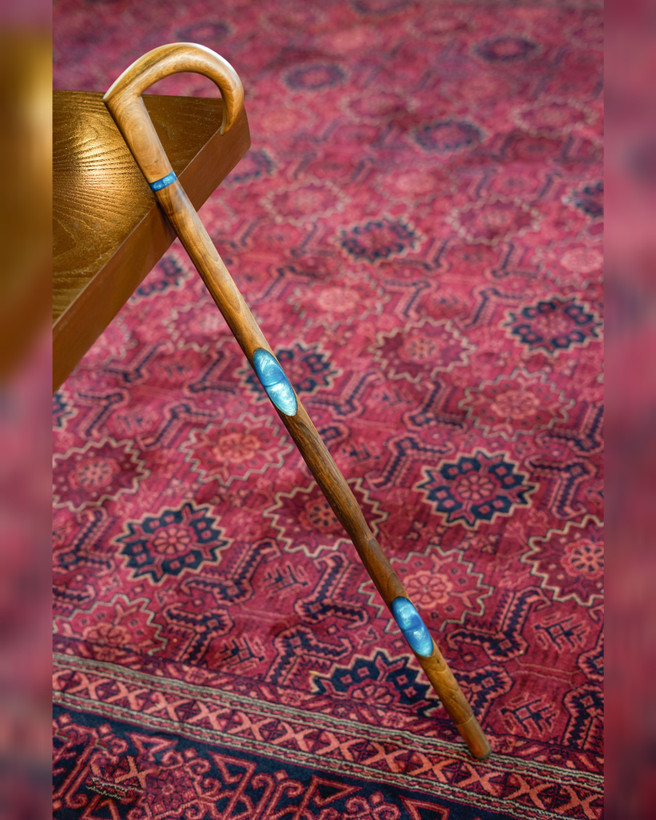 دسته خمیده عصا مدل آبتین ساختهشده از چوب گردو گیلان