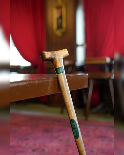 عصا مدل آرین با دسته کلاسیک و تزئین رزینی سبز