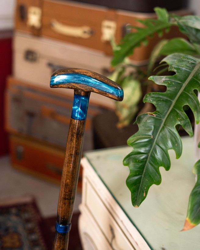 دسته آرگونومیک عصا نیلو با ترکیب چوب و رزین فیروزهای