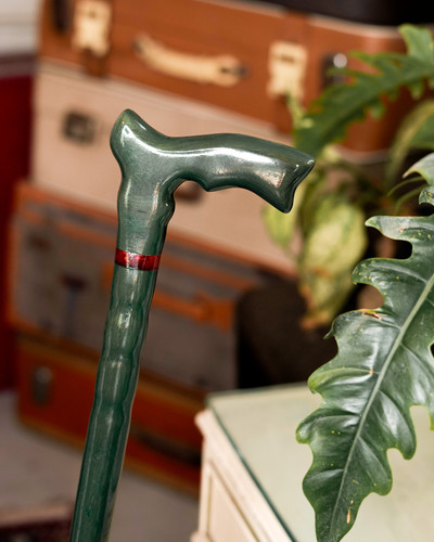 عکس دستهی چوب گردوی دست ساز عصا مدل مروا