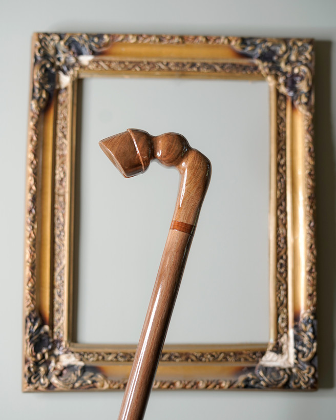 نمای نزدیک از پایان بدنه و بافت چوب راش؛ مناسب برای نمایش کیفیت ساخت و پرداخت.