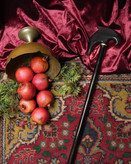 عصا مدل لومانا — دسته پیکری رزین مشکی براق با پتینه ورق طلا و بدنه چوب راش مشکی