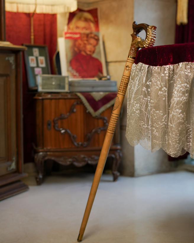 عصای سبک و مقاوم دستساز ایرانی با طراحی ارگونومیک