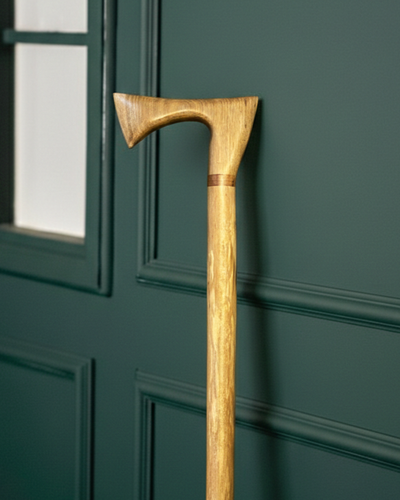 عکس نمای کامل عصا طرح تبر با بدنه چوب راش گرجستان و طراحی کلاسیک