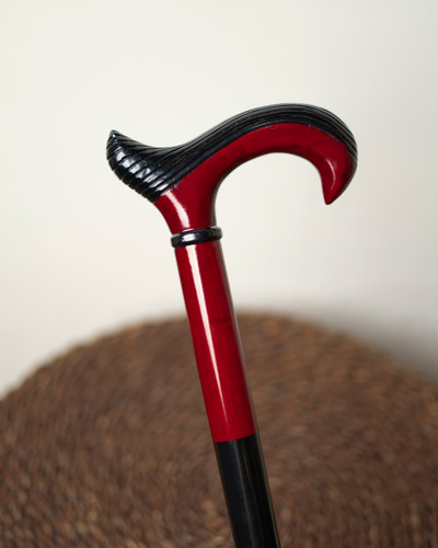 عصا مدل کارمین با بدنه افرا و دسته گردو