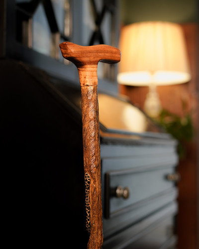 نمای نزدیک دسته با پرداخت براق در عصا مدل مارتا