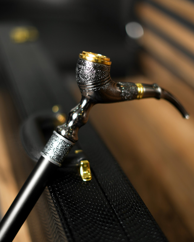 جزئیات عصای طرح پیپ — هنر دست ساز ایرانی. اثری فاخر از مجموعه عصاخان